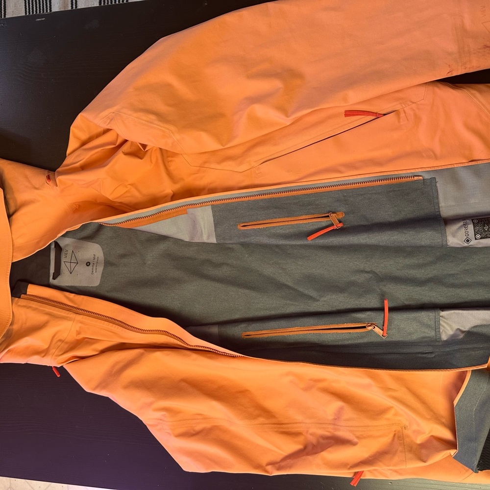 Women’s Peach Gore-Tex Mid-Length Hooded Jacket